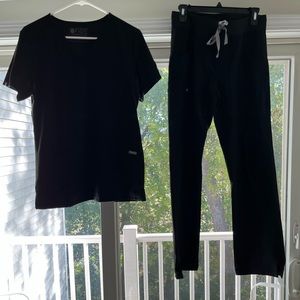 Set of size small Figs scrubs